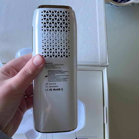 Painless Cooling Laser Hair Removal Device - Picture 5 of 6